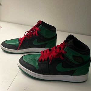 Pine green Jordan 1s
